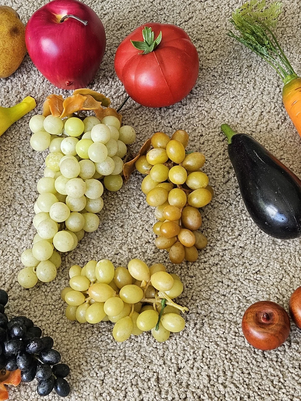 15 Vintage Pieces Of Fake Fruits &  Vegetables. Bonus -Cornucopia  Added.